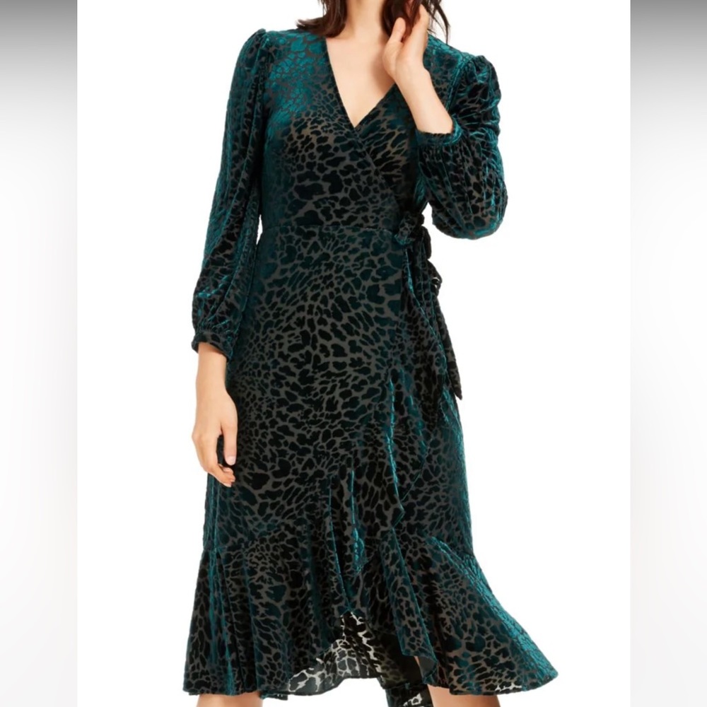 NWT Calvin Klein Women’s classic wrap dress